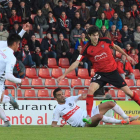 Imagen del encuentro que jugaron el Mirandés y el Nàstic enAnduva la pasada temporada.-JOSÉ ESTEBAN EGURROLA