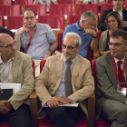 Inauguración de la Jornada Startup Olé. El rector de la USAL, Daniel Hernández Ruipérez, el viceconsejero en funciones de Economía y Competitividad, Carlos Martín Toballina(I) y el director de la comisión europea-startup Europe, Isidro Laso (D) entre otro-ICAL