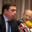 El ministro de Agricultura, Pesca y Alimentación, Luis Planas, durante una rueda de prensa.-JAVIER CEBOLLADA (EFE)
