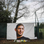 Flores para Sala en el campo de entrenamiento del FC Nantes.-AFP