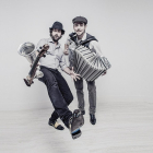Diego Galaz (i.) y Jorge Arribas mantienen la esencia de la música popular de Fetén Fetén en ‘Cantables’, su nuevo trabajo.-David Palacín