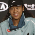 Naomi Osaka, en una rueda de prensa en Melbourne.-AP / MARK SCHIEFELBEIN