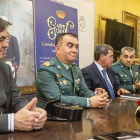 En la presentación de ayer participaron algunos de los autores del libro.-S. O.