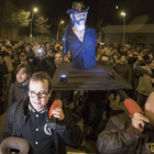 Procesión en honor de Lemmy Kilmister, en Poblenou.-FERRAN NADEU