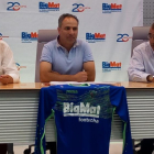 Momento de la presentación de Ramón Herreros 'Chino' como entrenador del BigMat Fontecha Juventud, ayer.-ECB