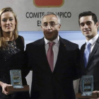 Belmonte y Fernández flanquean a Alejandro Blanco en el acto del COE-Foto: KIKO HUESCA / EFE