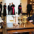 El Papa Francisco con Erdogan, este lunes 5 de febrero, en el Vaticano.-REUTERS / ALESSANDRO DI MEO