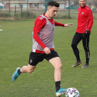 Joaquín Muñoz se estrenó ayer como jugador del Mirandés-CD MIRANDÉS