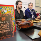 En la presentación del libro estuvieron presentes los componentes del grupo y el concejal Levi Moreno.-ISRAEL L. MURILLO