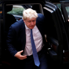 El ministro de Exteriores británico, Boris Johnson, a su llegada a Bruselas.-FRANCOIS LENOIR / REUTERS