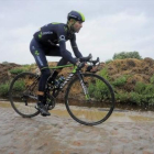 Alejandro Valverde en los adoquines, en el pasado Tour que acabó en tercera posición.-EFE / NICOLAS BOUVY