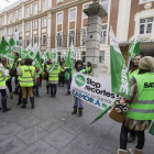 Concentración de Satse a las puertas de la Consejería de Sanidad.-Ical