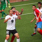 Diego Cervero se dispone a recibir un balón de espaldas a portería.-LINO VIELSA