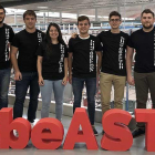 Los últimos seis ingenieros incorporados a la empresa a través del programa Asti College.-ASTI