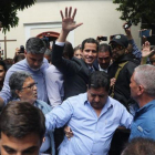 Juan Guaidó a su llegada a una plaza del este de Caracas.-EFE/ MIGUEL GUTIÉRREZ