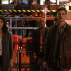 De izquierda a derecha, Abigail Spencer, Malcolm Barrett y Matt Lanter, en una escena de la serie 'Timeless'.-MOVISTAR