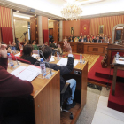 En la imagen un momento de votación de las tasas municipales en el pleno de ayer.-ISRAEL L. MURILLO