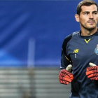 Iker Casillas, en un reciente entrenamiento con el Oporto.-/ EFE / FILIP SINGER