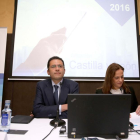 La directora de la Territorial Noroeste de BBVA, Yolanda Martínez-Bajo, y el economista jefe de España de BBVA Research, Miguel Cardoso, presentan el informe de BBVA Research 'Situación Castilla y León', que profundiza en las perspectivas de la Comunidad.-ICAL