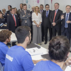 En la imagen, Herrera, durante su visita a la nueva instalación de Grupo Antolín.-SANTI OTERO