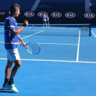 Álvarez, durante un entrenamiento en la mítica pista del Rod Laver Arena.-ECB