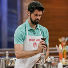 Miguel Ángel Muñoz, en plena elaboración culinaria en la final de 'Masterchef Celebrity'.-TVE