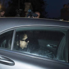 Isabel Pantoja, con gafas y rostro serio, a su llegada a la cárcel de Alcalá de Guadaira, este viernes.-AGENCIAS