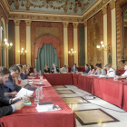 La reunión del Consejo Social se celebró ayer en el Salón Rojo del Teatro Principal.-SANTI OTERO