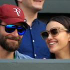 Una imagen de archivo de Bradley Cooper e Irina Shayk, en el torneo de Wimbledon, en julio del 2016.-JOHN WALTON