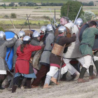 La representación tiene lugar en las cercanías del pueblo, escenario de la batalla siglos atrás.-R.O.