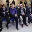 Los acusados del 'caso Nóos', en la primera sesión del juicio, el pasado 11 de enero.-EFE
