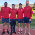 Guido, el doctor Salvat, Carvajales y Ascroft-Leigh posan durante la concentración de España.-TWITTER / @RUGBYAPAREJOS