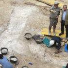 El ministro de Cultura, José Guirao, visitó ayer, por primera vez, los yacimientos de la Sierra de Atapuerca.-RAÚL G. OCHOA