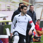 Andrés controla el balón en el choque ante el Real Valladolid B.-ISRAEL L. MURILLO