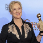 Meryl Streeo, en los Globos de Oro del 2012, cuando recibió el premio a mejor actriz por La dama de hierro, producida por Harvey Weinstein.-/ REUTERS / LUCY NICHOLSON