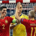 Ortiz, Sedano y Miguelín celebran el pase a la final.-EFE / SRDJAN SUKI