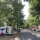 Zona de acampada de caravanas y bungalows en el camping urbano de Burgos, en Fuentes Blancas.-RAÚL G. OCHOA