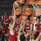 El Grupo De Santiago cierra esta tarde la pretemporada.-SANTI OTERO