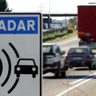 Un radar fijo en la autopista C-58, entre Sant Quirze y Terrassa.-/ JOSEP GARCIA