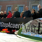 Dieciséis oenegés españolas han instalado frente al Ministerio de Exteriores tiendas de campaña para denunciar la precaria situación de los refugiados llegados a Grecia.-EFE / FERNANDO VILLAR