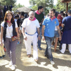 Tudanca, acompañado por el alcalde de Oña, Arturo Pérez, y la diputada nacional, Esther Peña, ayer en Oña.-ICAL