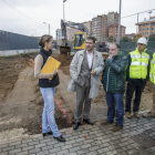 El alcalde, Javier Lacalle, visitó las obras iniciadas en la jornada de ayer.-SANTI OTERO