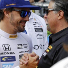 Fernando Alonso y Michael Andretti ya estuvieron juntos, en Indianápolis, en el 2017.-AP / MICHAEL CONROY