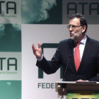 El presidente del Gobierno, Mariano Rajoy, durante su intervención en la clausura el II Foro de Emprendedores y Autónomos, organizado por la federación nacional de trabajadores autónomos ATA, que se ha celebrado en Córdoba.-Foto: EFE