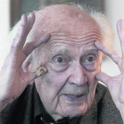 Zygmunt Bauman, con los ojos bien abiertos, el pasado jueves, en Madrid.-JUAN MANUEL PRATS