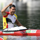 Saúl Craviotto celebra su medalla de bronce en K1 200m.-AFP / DAMIEN MEYER