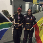 CRistina GUtiérrez con la bandera española tras la prueba.-