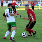 Yanis encara a un rival.-JOSÉ ESTEBAN EGURROLA
