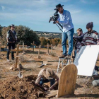 El filme narra la aventura emprendida por un grupo de inquietos lugareños para recuperar el mítico cementerio de ‘El bueno, el feo y el malo’.-ZAPRUDER PICTURES