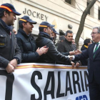 El Ministro de Interior, Juan Ignacio Zoido, ha firmado esta mañana la equiparación salarial con los sindicatos policiales y asociaciones de la Guardia Civil.-DAVID CASTRO
